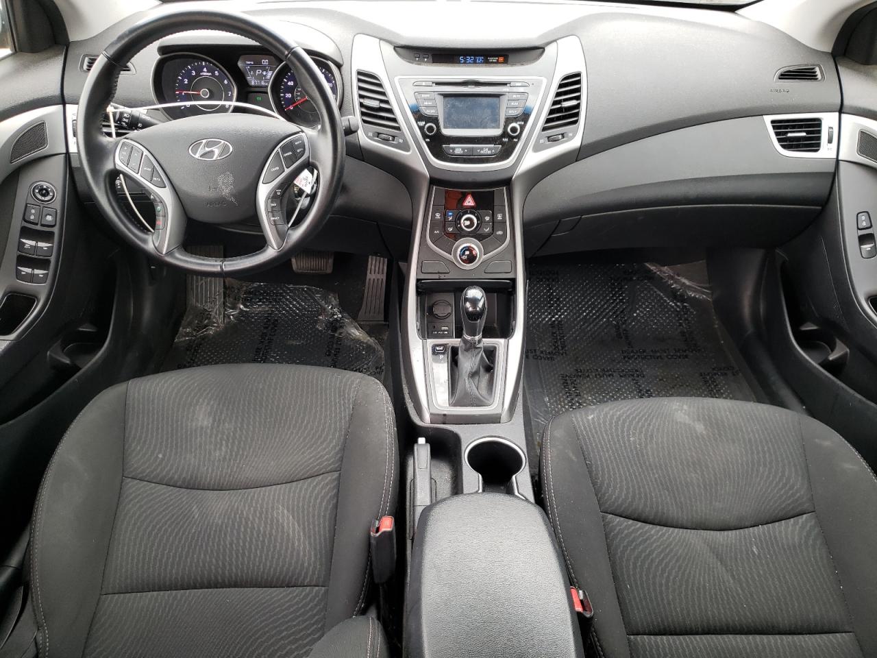 2015 Hyundai Elantra - Image 8