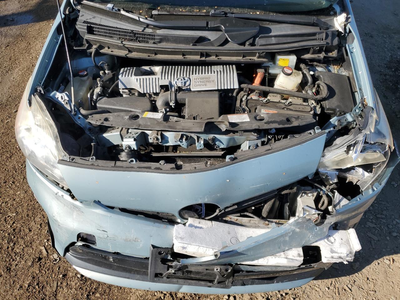 2015 Toyota Prius - Image 12