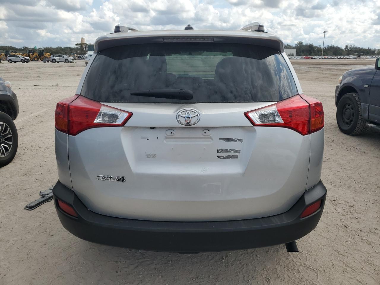 2015 Toyota RAV 4 - Image 6