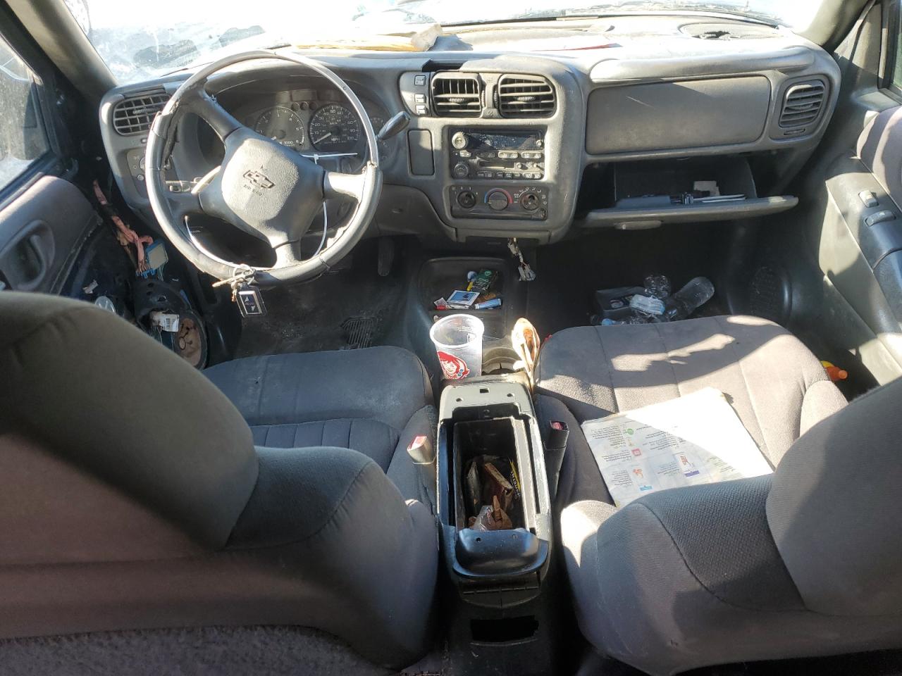 2004 Chevrolet S-10 Pickup - Image 8