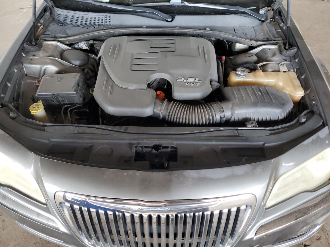 2012 Chrysler 300 - Image 11