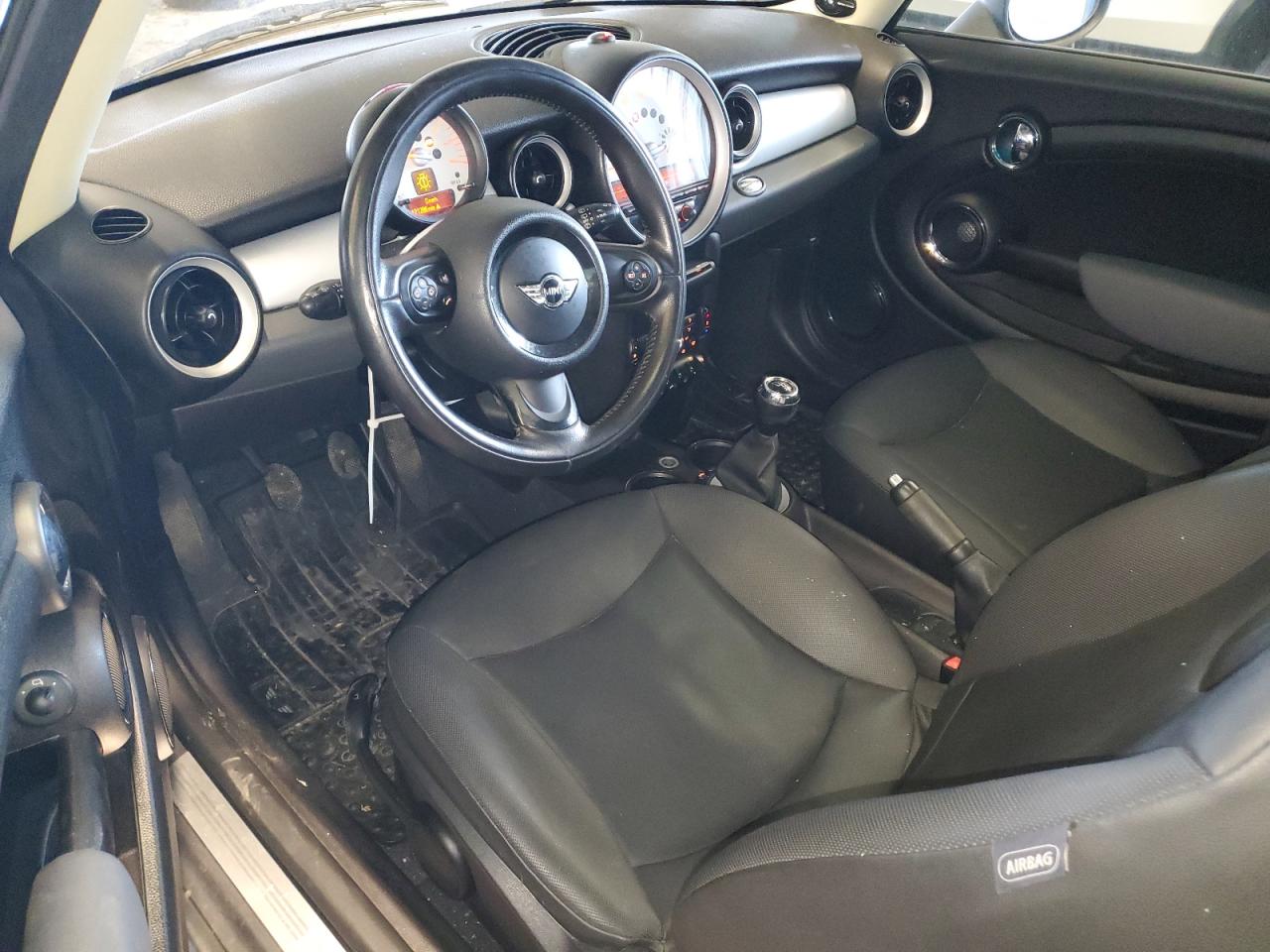 2011 MINI Cooper - Image 8