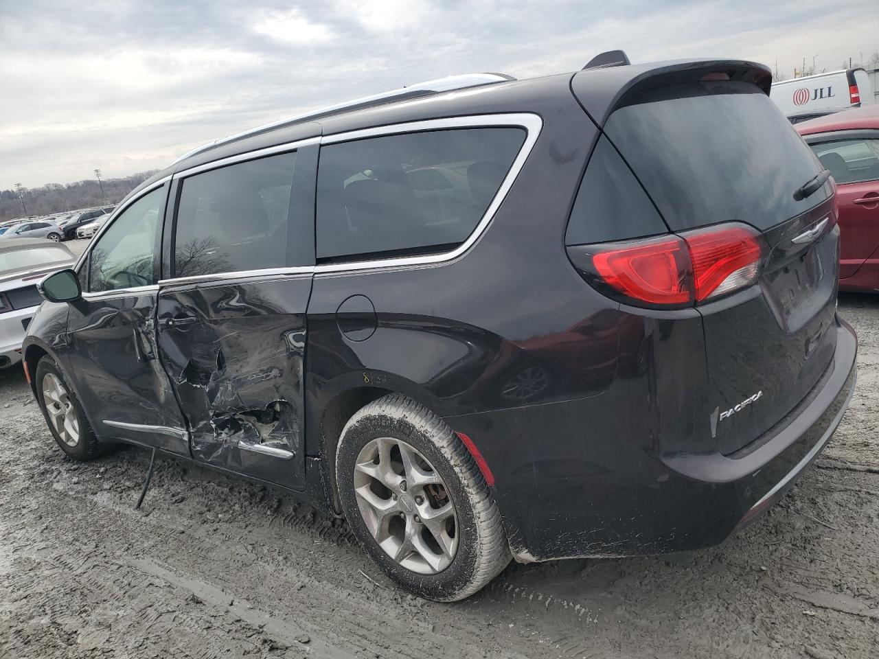 2019 Chrysler Pacifica - Image 2