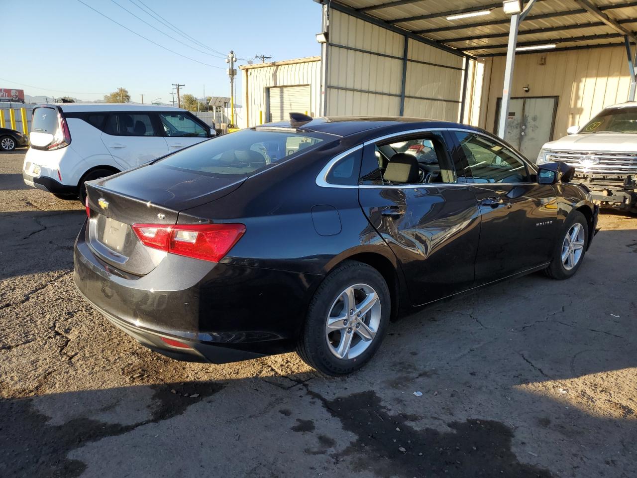2023 Chevrolet Malibu - Image 3