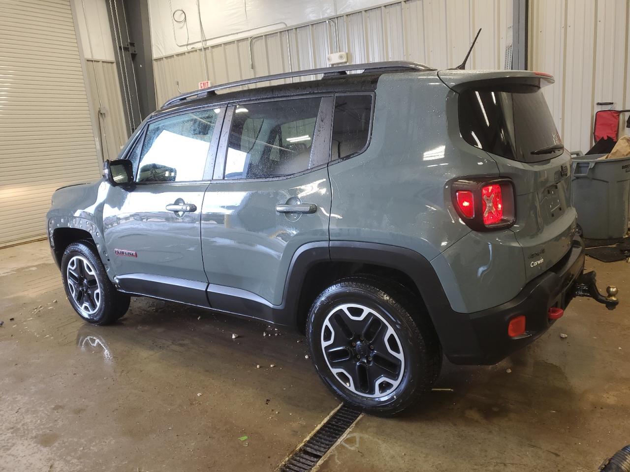 2015 Jeep Renegade - Image 2