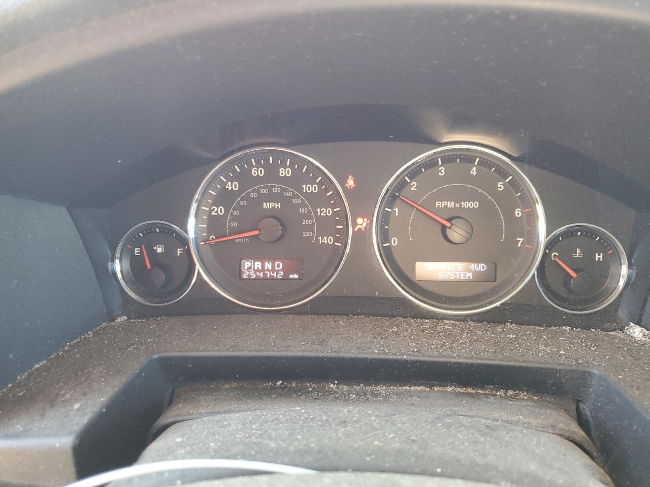 2008 Jeep Commander - Image 9