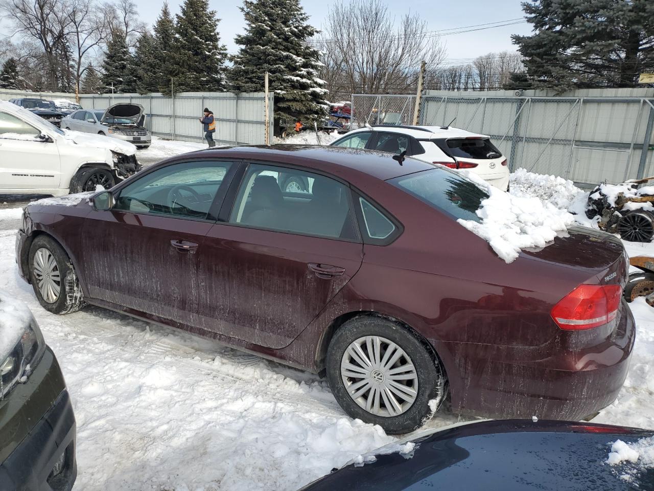 2014 Volkswagen Passat - Image 2