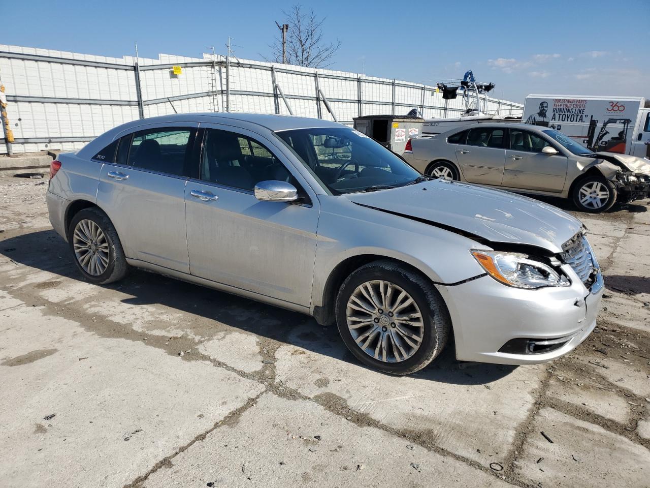2012 Chrysler 200 - Image 4