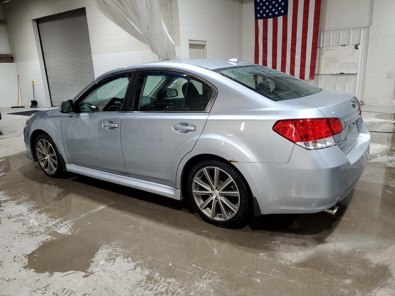2014 Subaru Legacy - Image 2