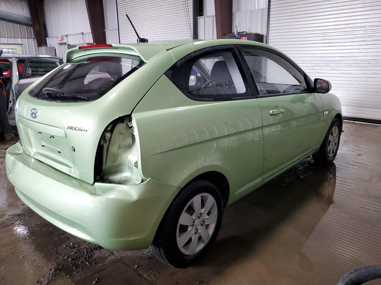 2010 Hyundai Accent - Image 3