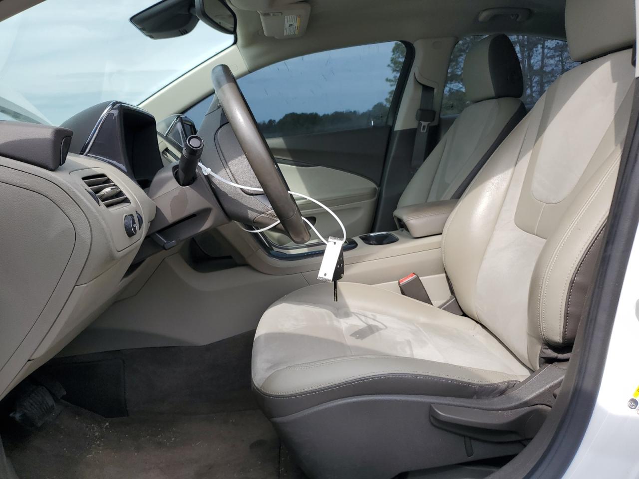 2015 Chevrolet Volt - Image 7