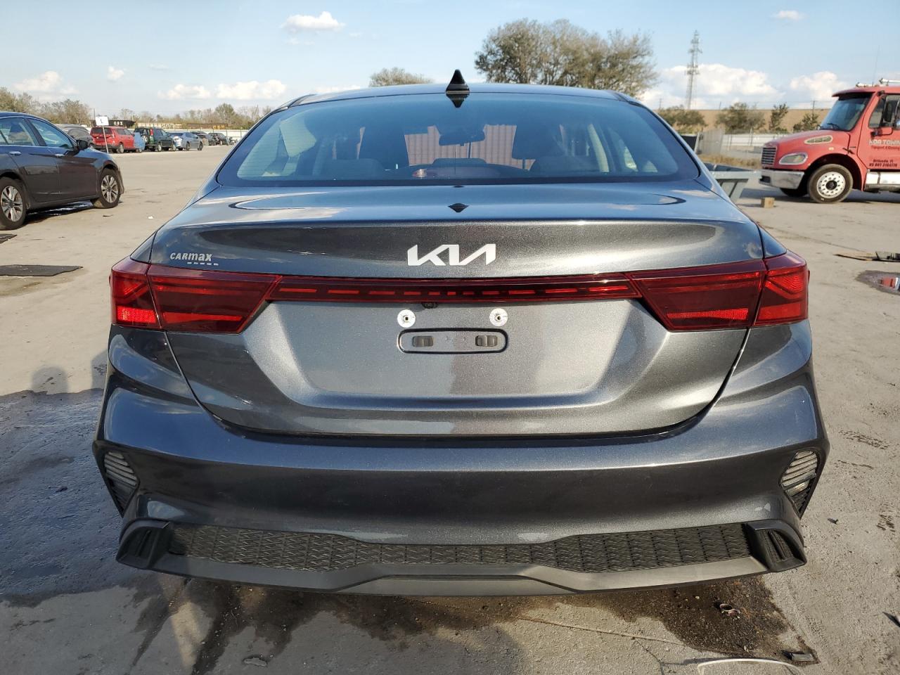 2022 Kia Forte - Image 6