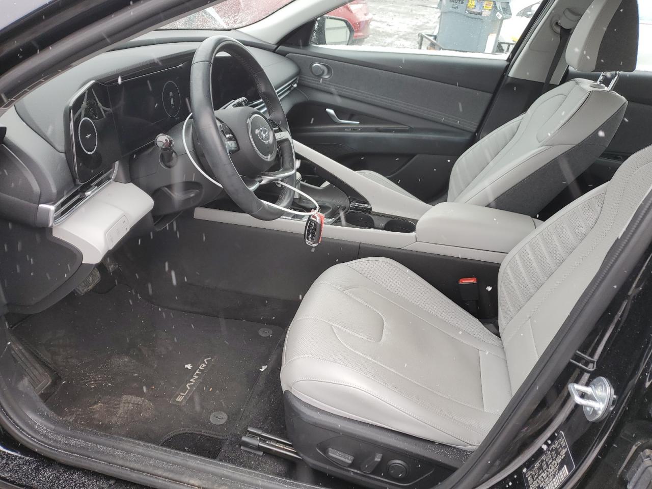 2023 Hyundai Elantra - Image 7