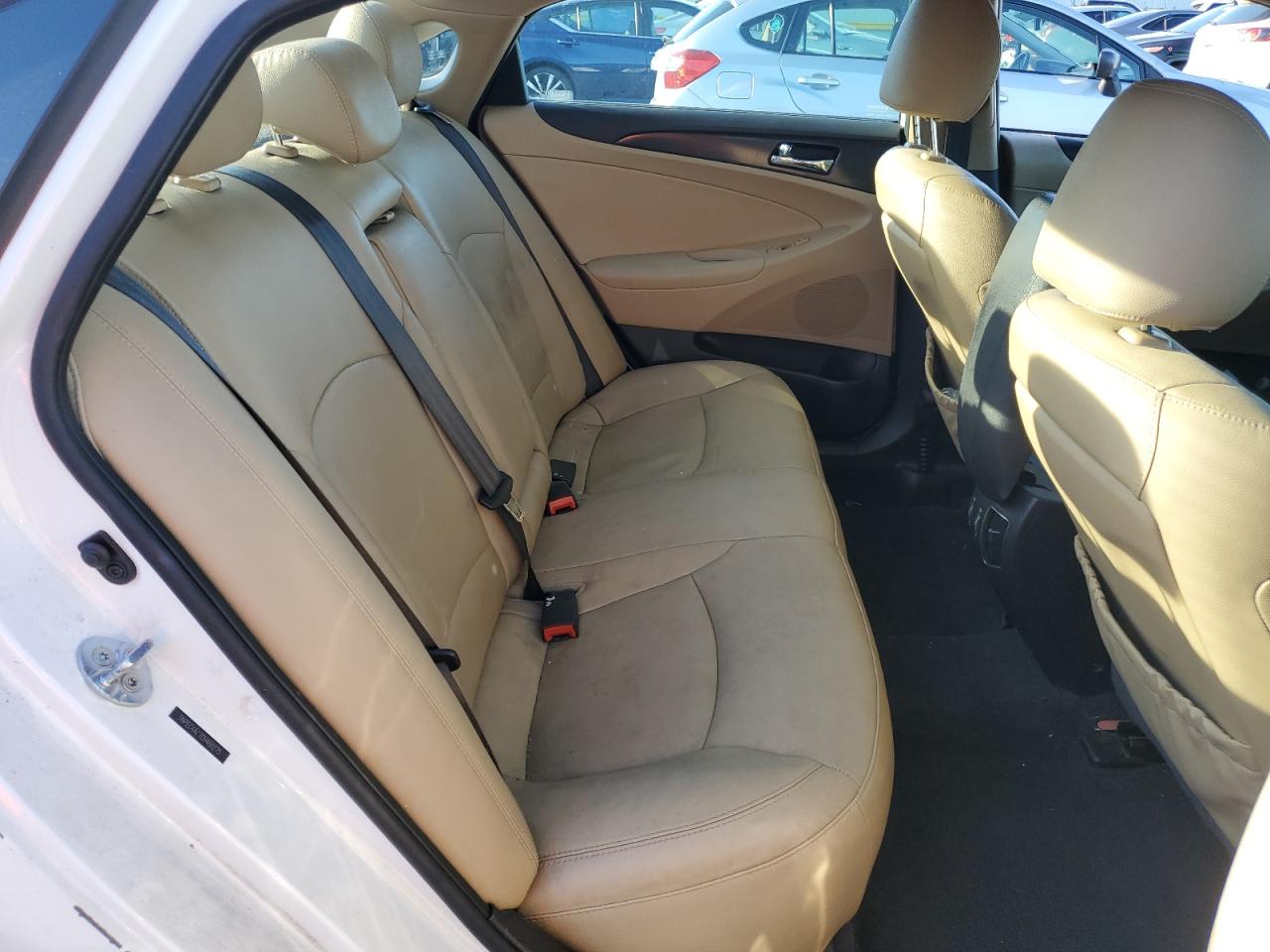 2012 Hyundai Sonata - Image 10