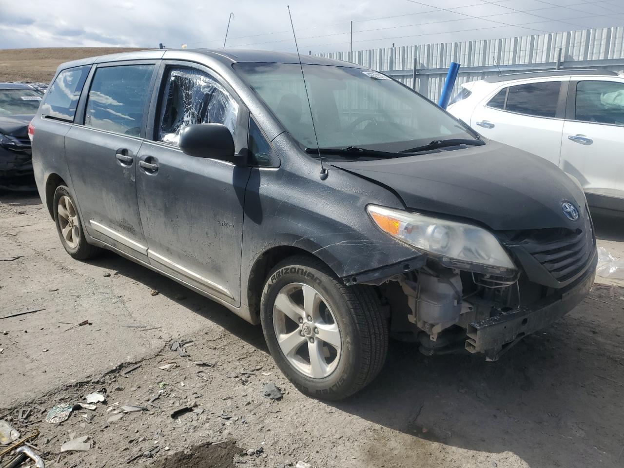 2012 Toyota Sienna - Image 4