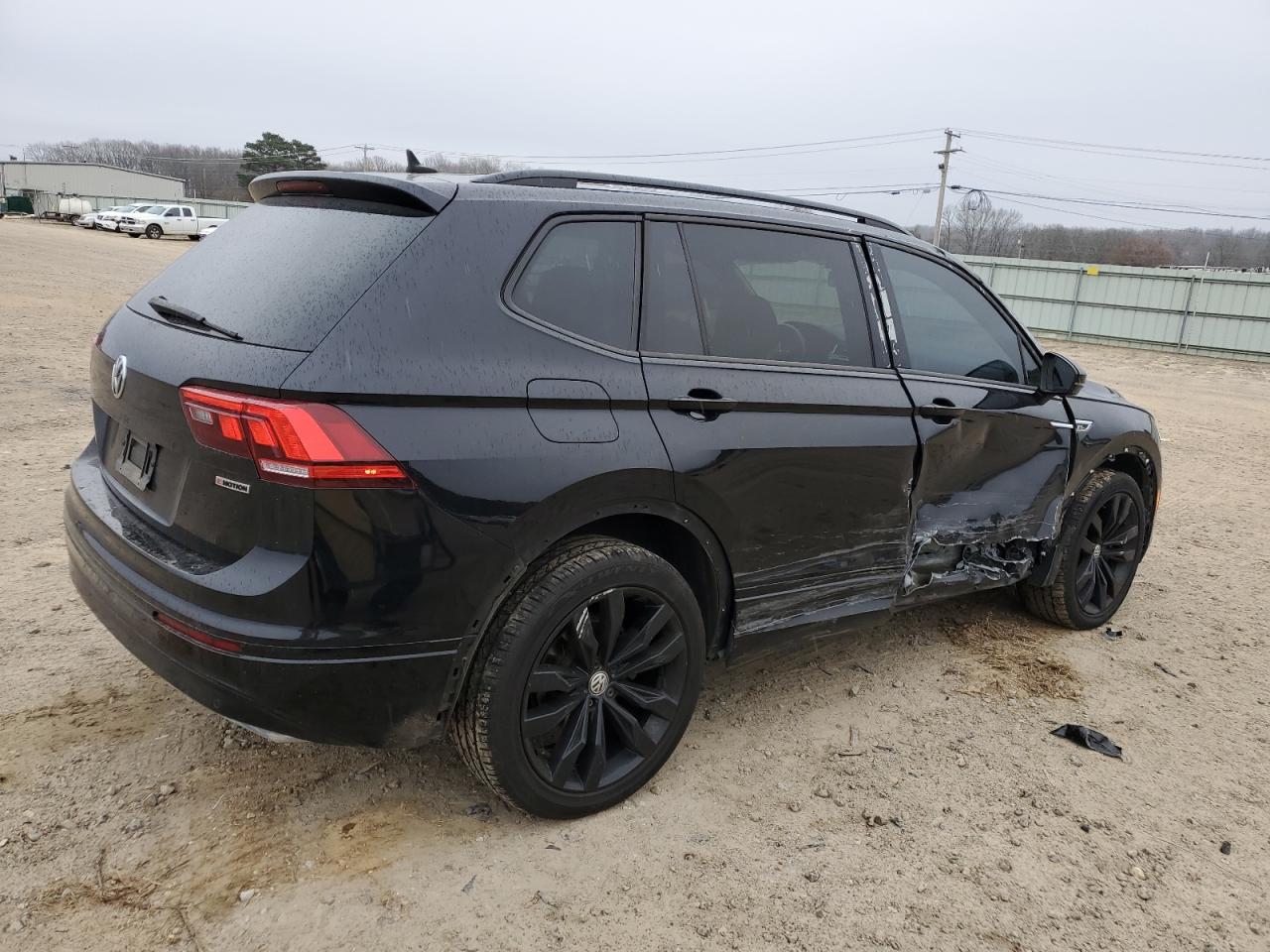 2020 Volkswagen Tiguan - Image 3