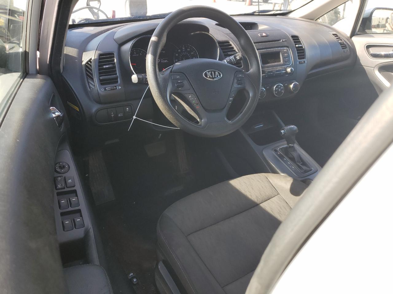 2016 Kia Forte - Image 8