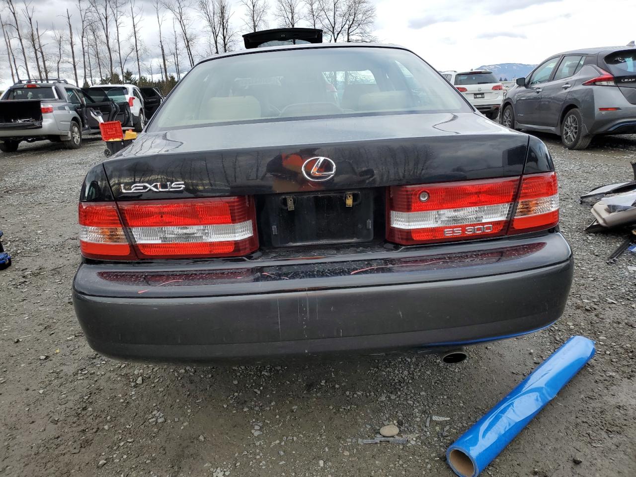 2000 Lexus ES - Image 6