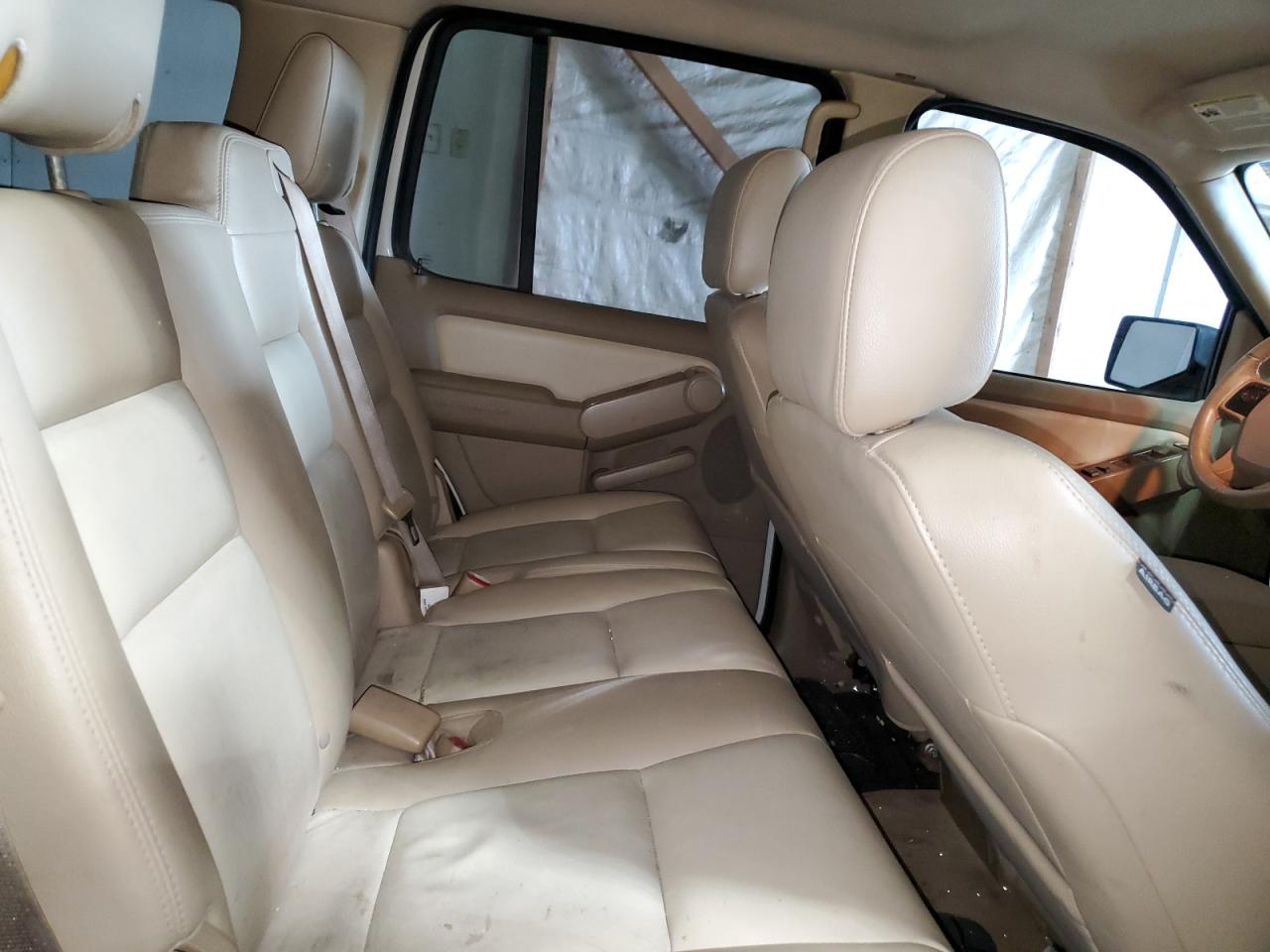 2008 Ford Explorer - Image 11