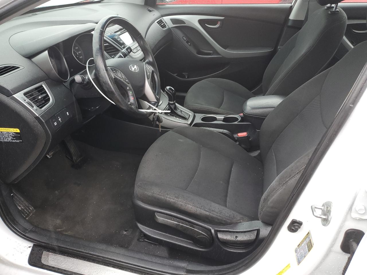 2015 Hyundai Elantra - Image 7