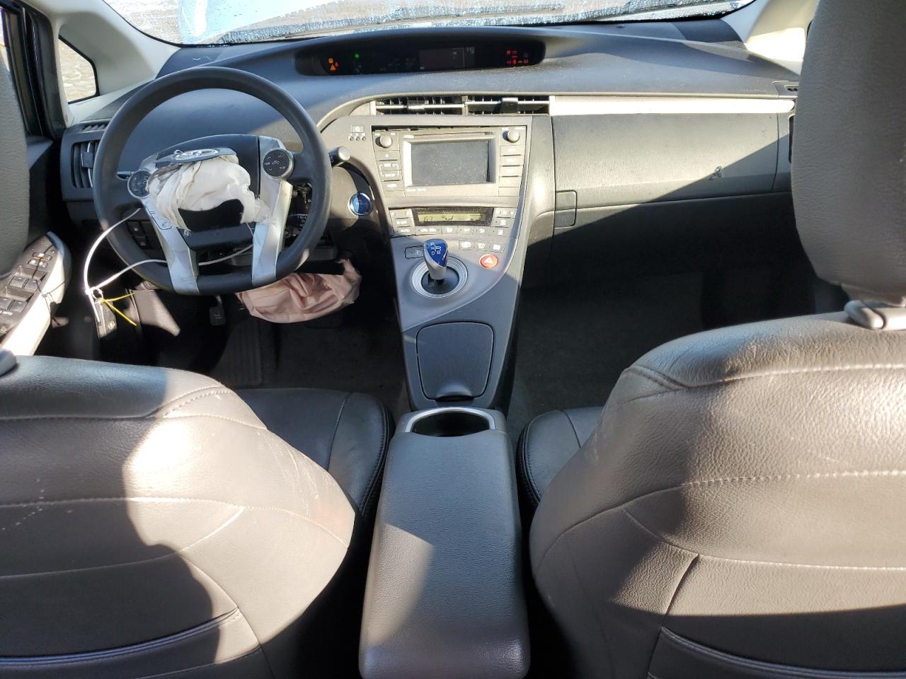 2012 Toyota Prius - Image 8