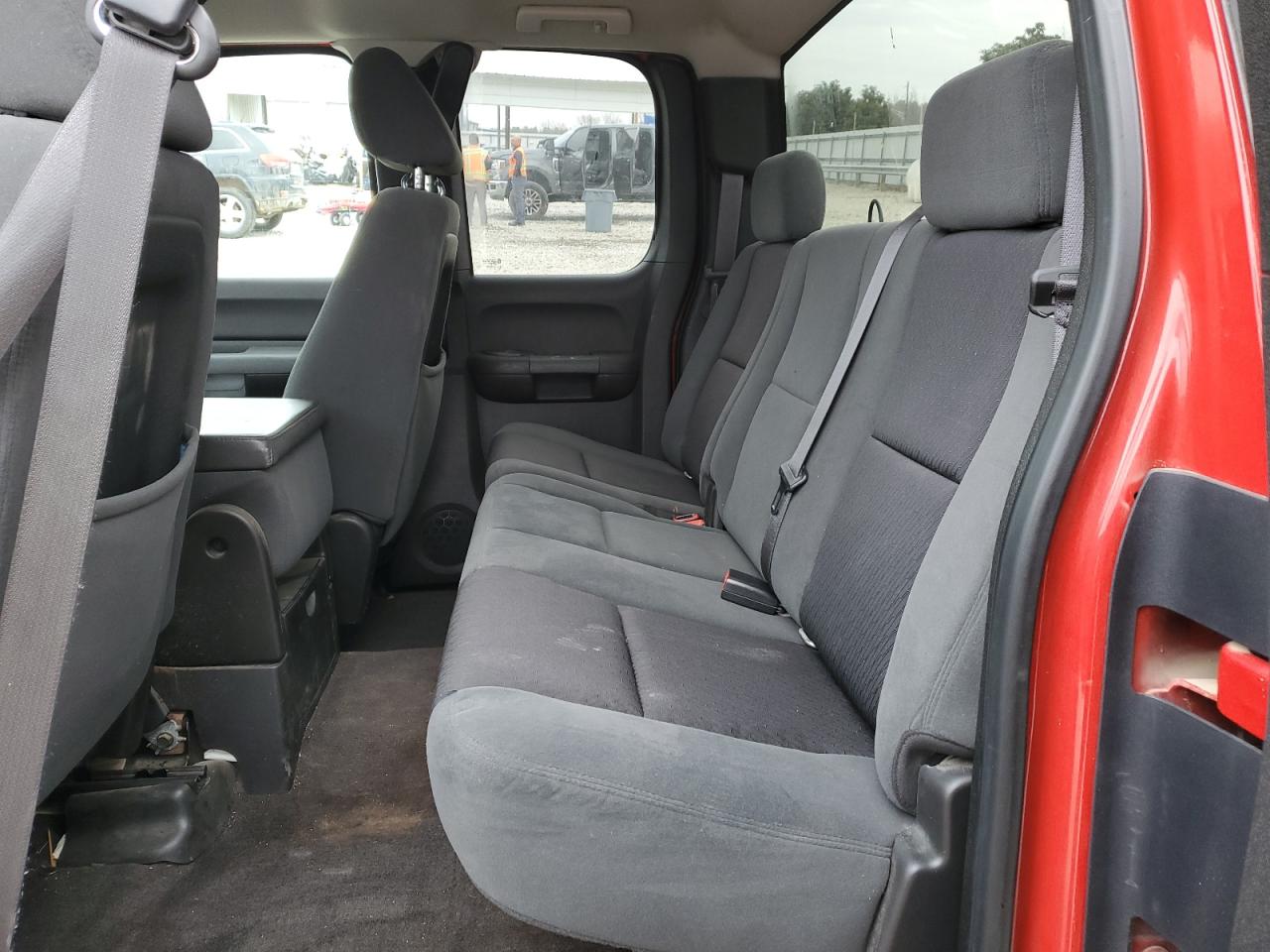 2009 Chevrolet Silverado - Image 11