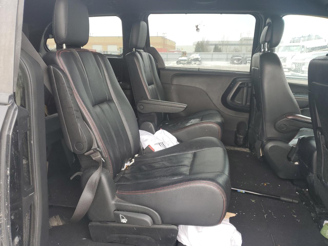 2018 Dodge Caravan - Image 11