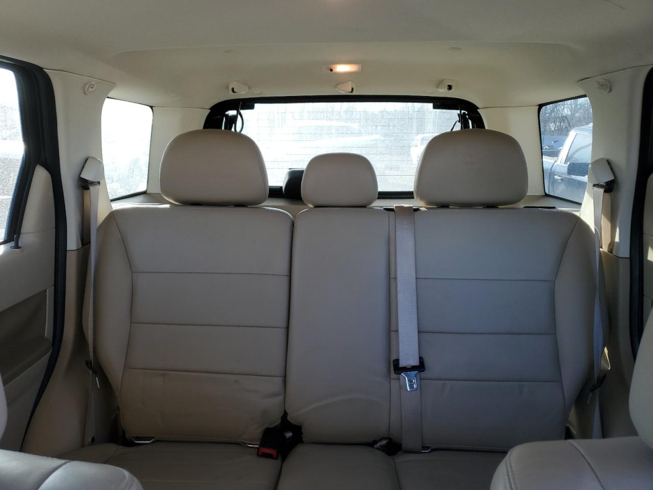 2010 Ford Escape - Image 10