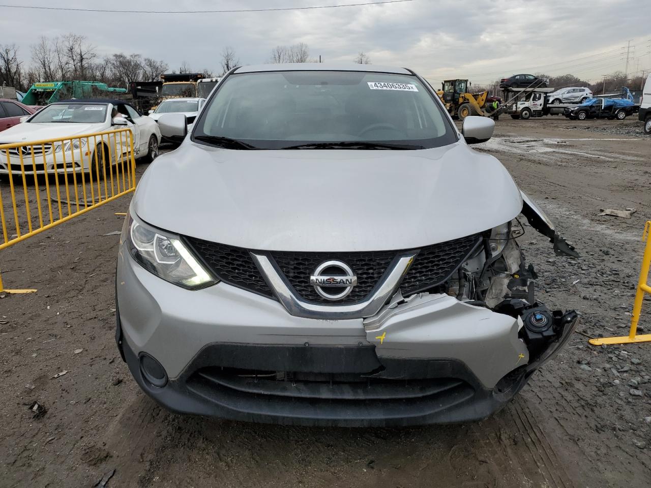 2017 Nissan Rogue - Image 5