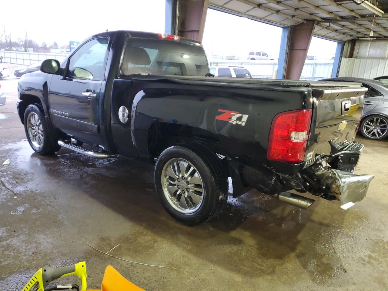 2008 Chevrolet Silverado - Image 2
