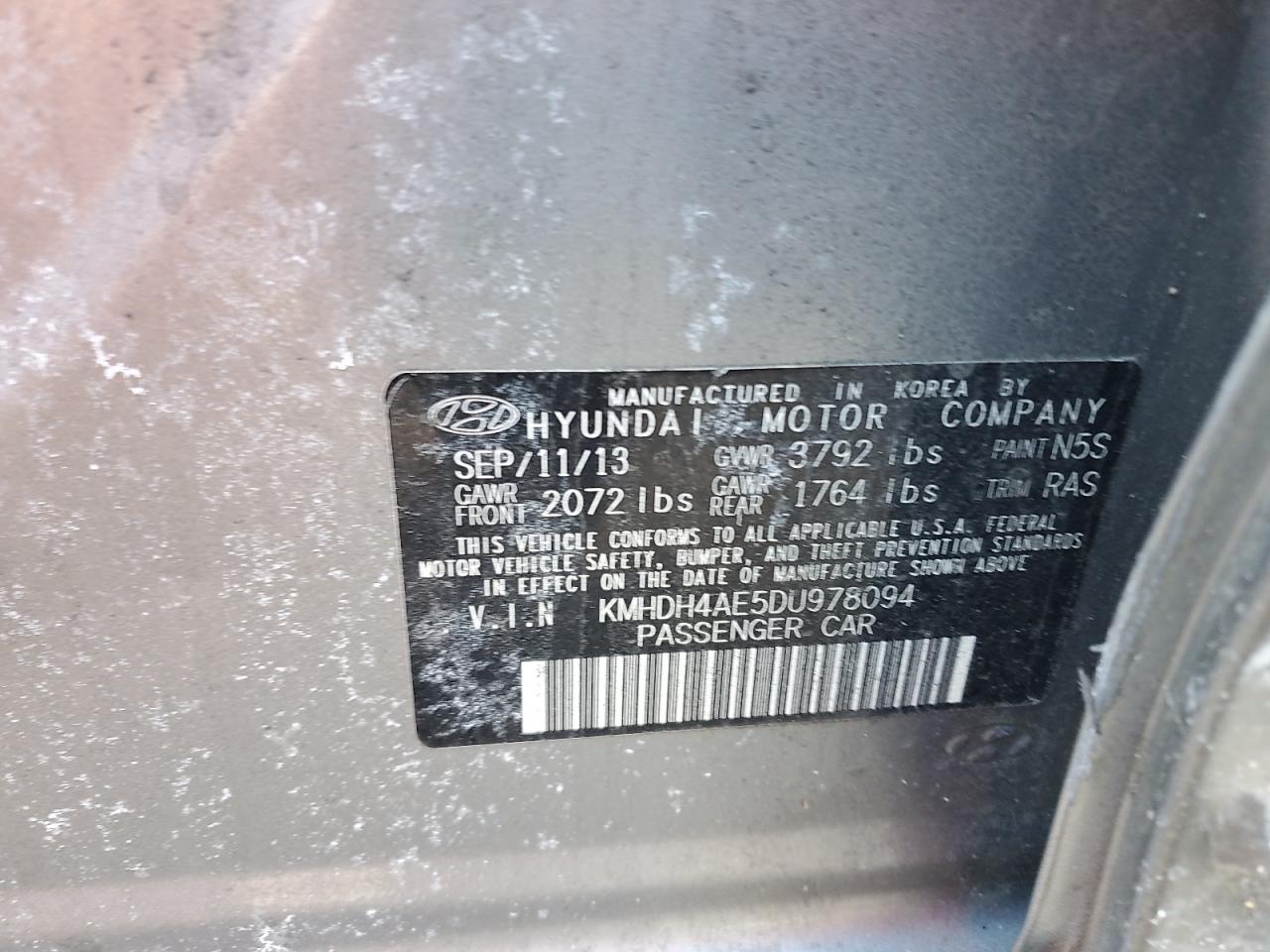 2013 Hyundai Elantra - Image 12