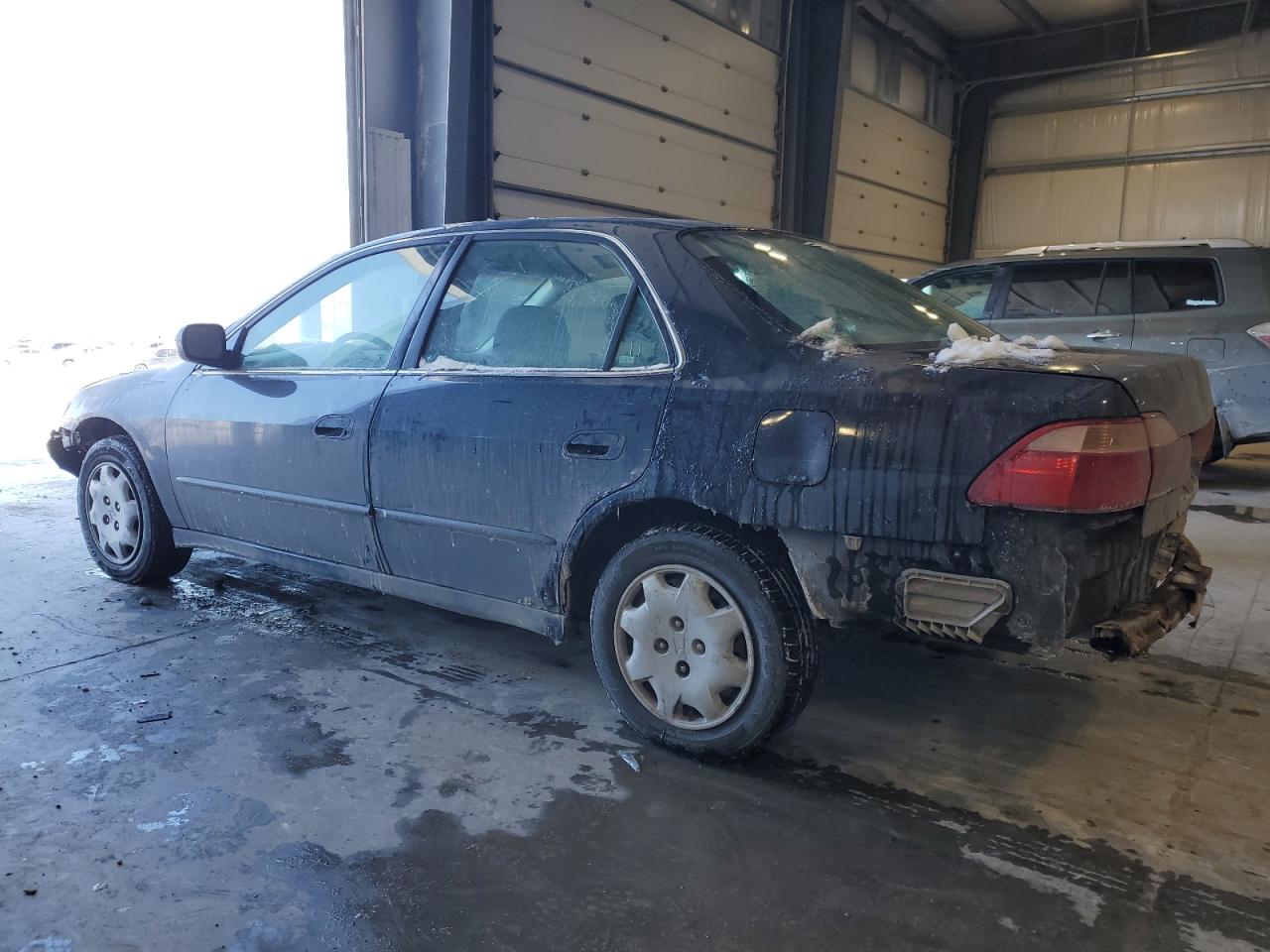 2000 Honda Accord - Image 2