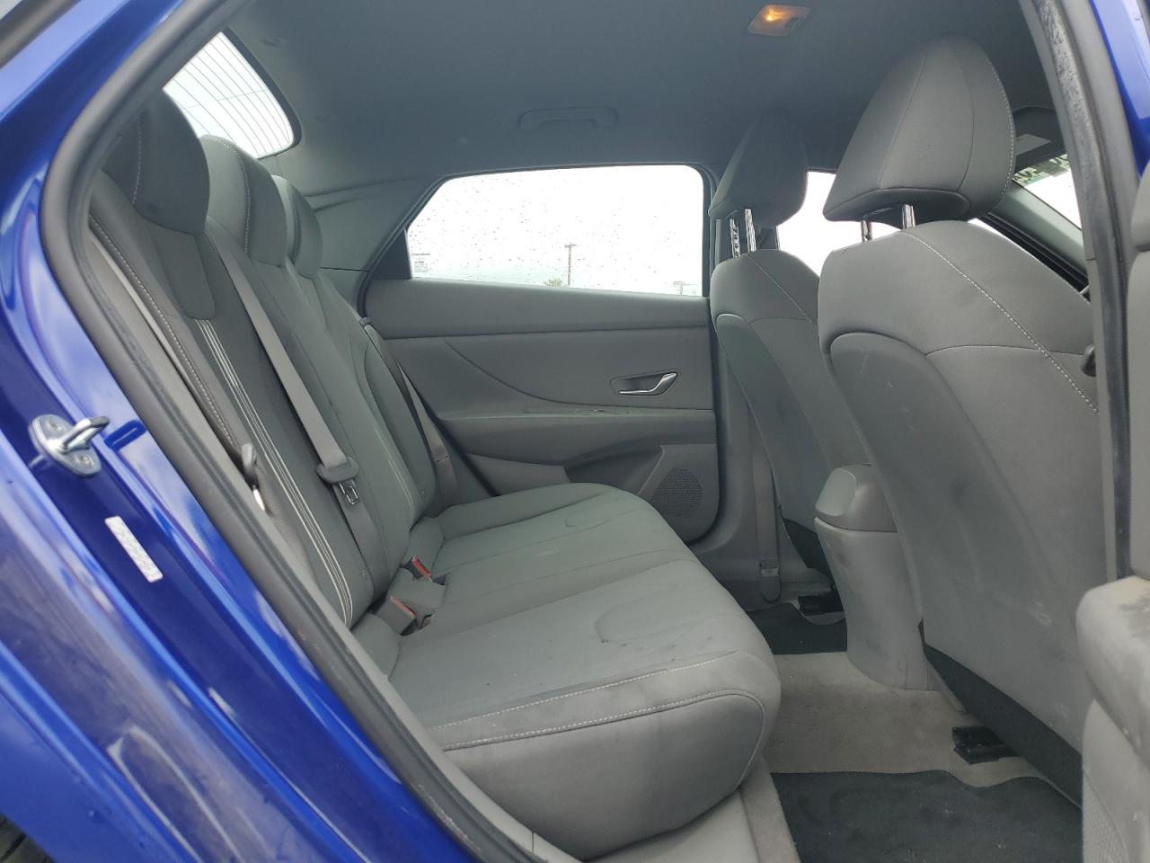 2022 Hyundai Elantra - Image 10
