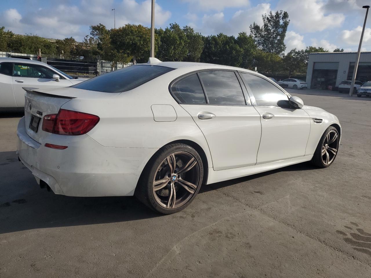 2013 BMW M5 - Image 3