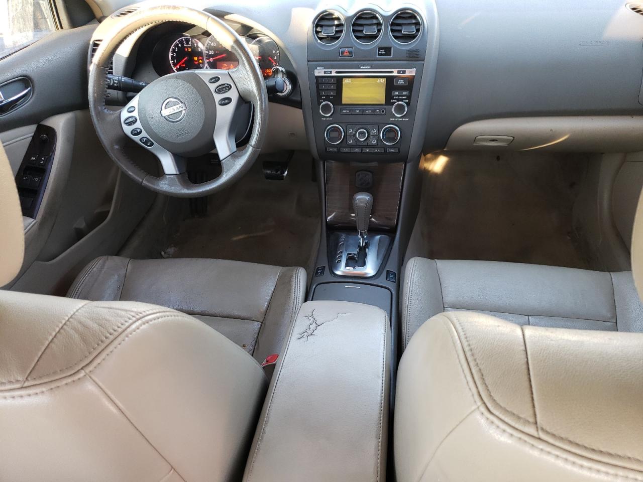 2010 Nissan Altima - Image 8