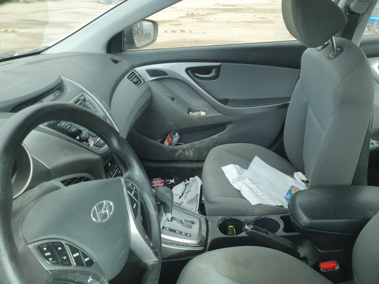 2013 Hyundai Elantra - Image 7
