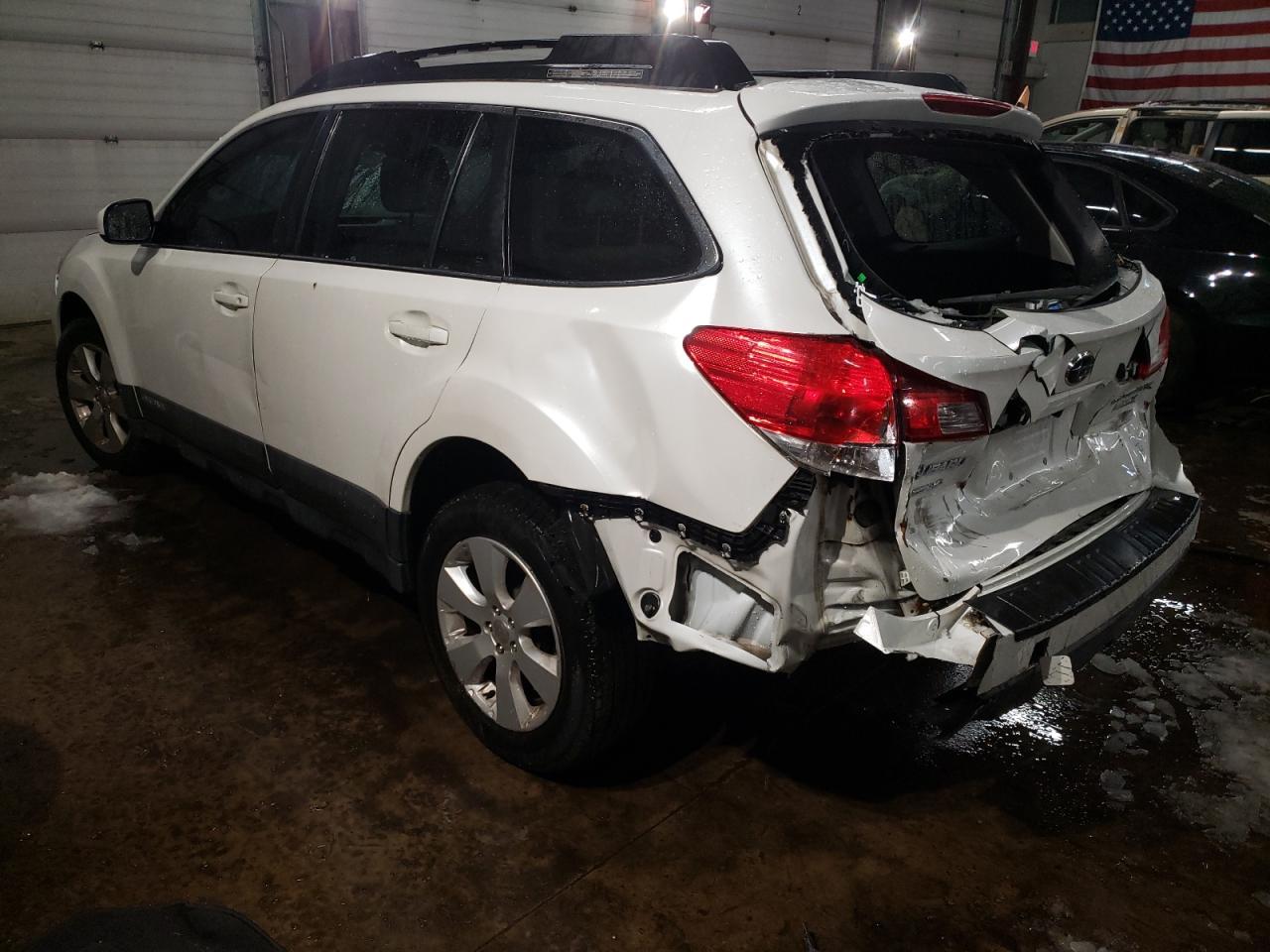 2010 Subaru Outback - Image 2