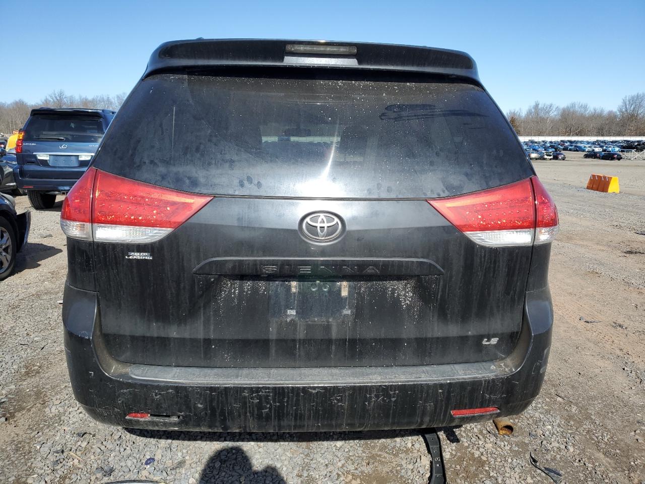 2013 Toyota Sienna - Image 6