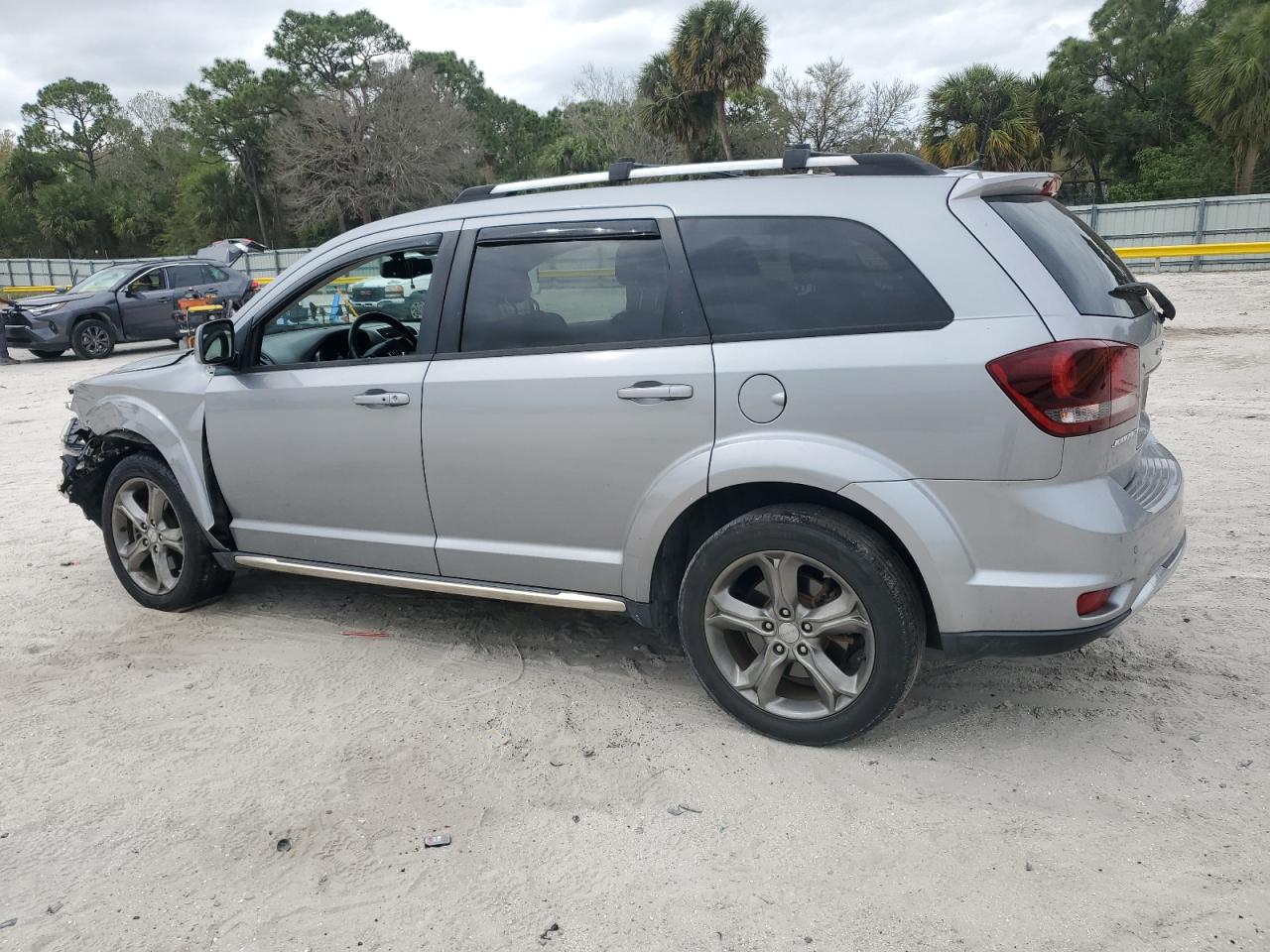 2016 Dodge Journey - Image 2