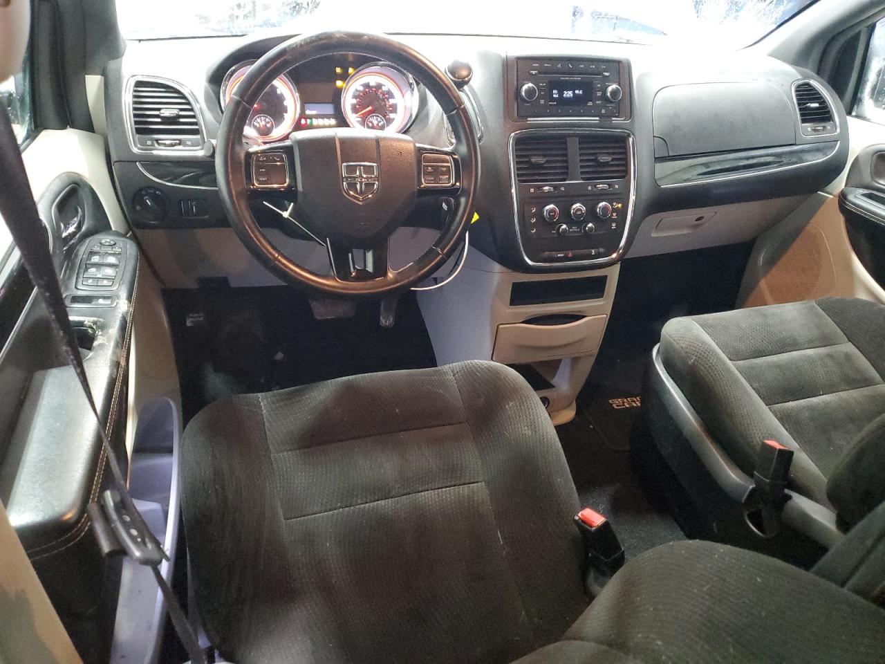 2017 Dodge Caravan - Image 8