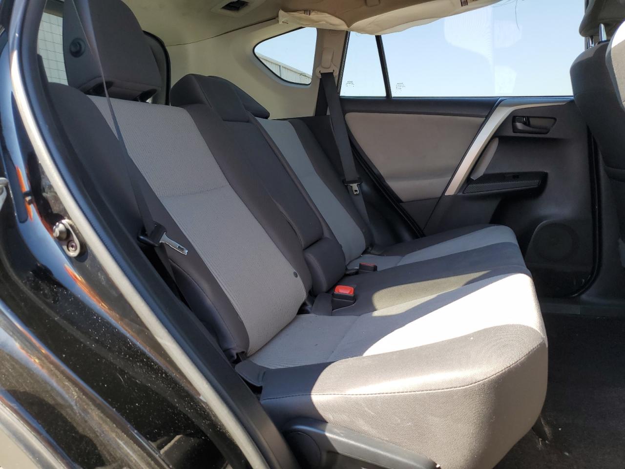 2015 Toyota RAV 4 - Image 11