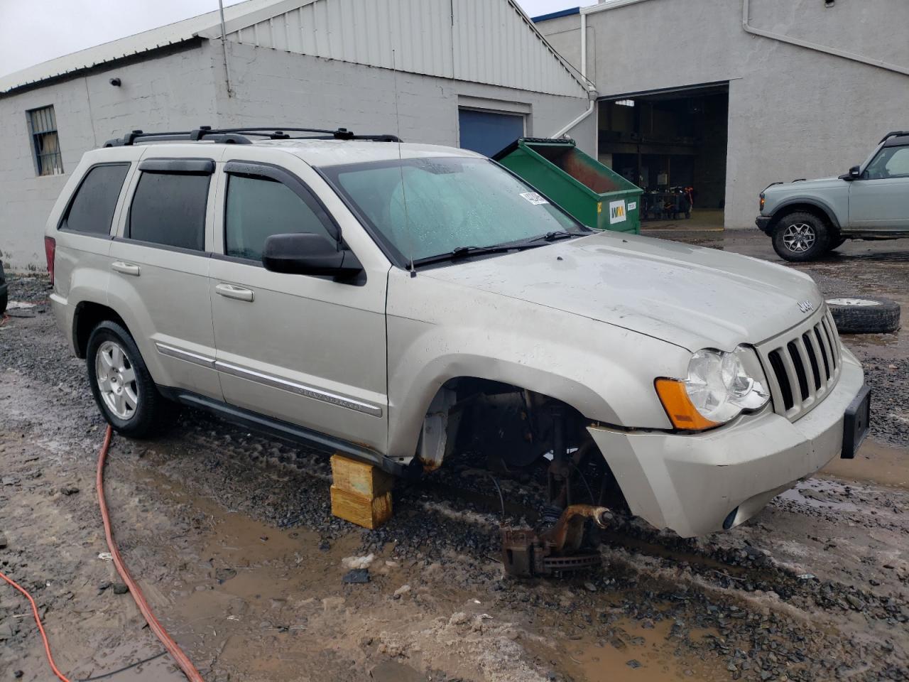 2010 Jeep Grand Cherokee - Image 4