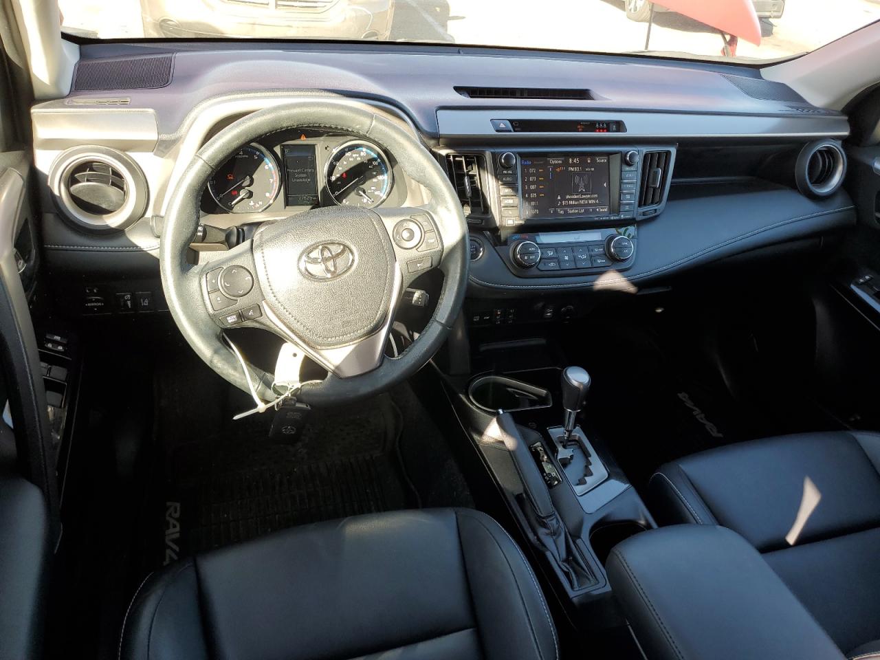 2017 Toyota RAV 4 - Image 8