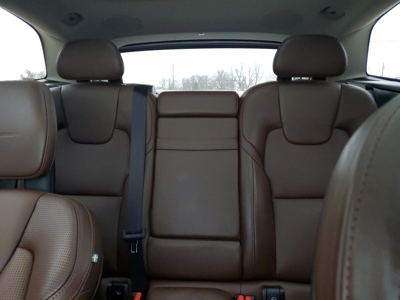 2018 Volvo XC60 - Image 10
