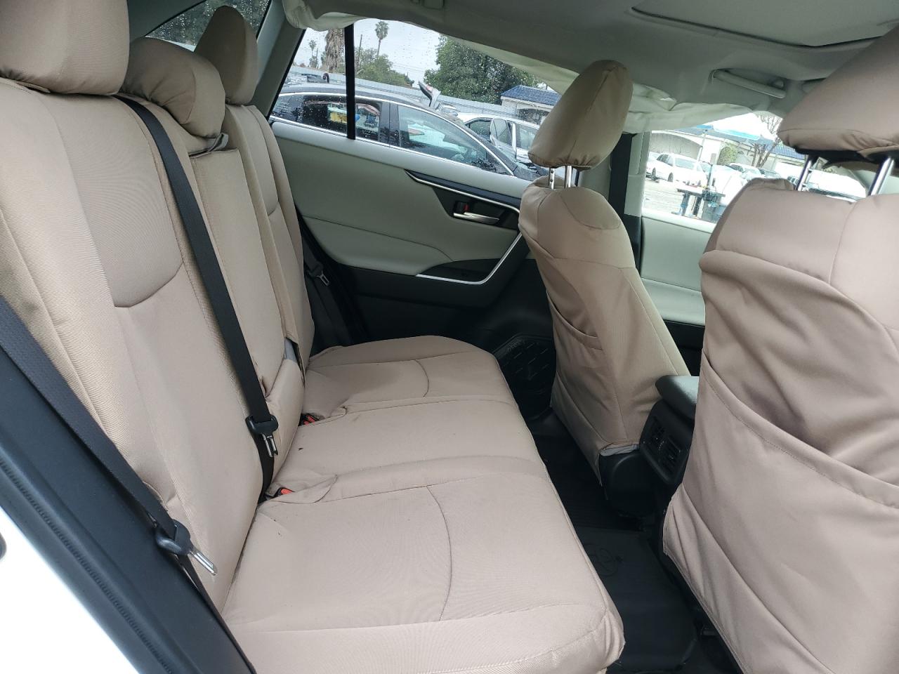2020 Toyota RAV 4 - Image 11