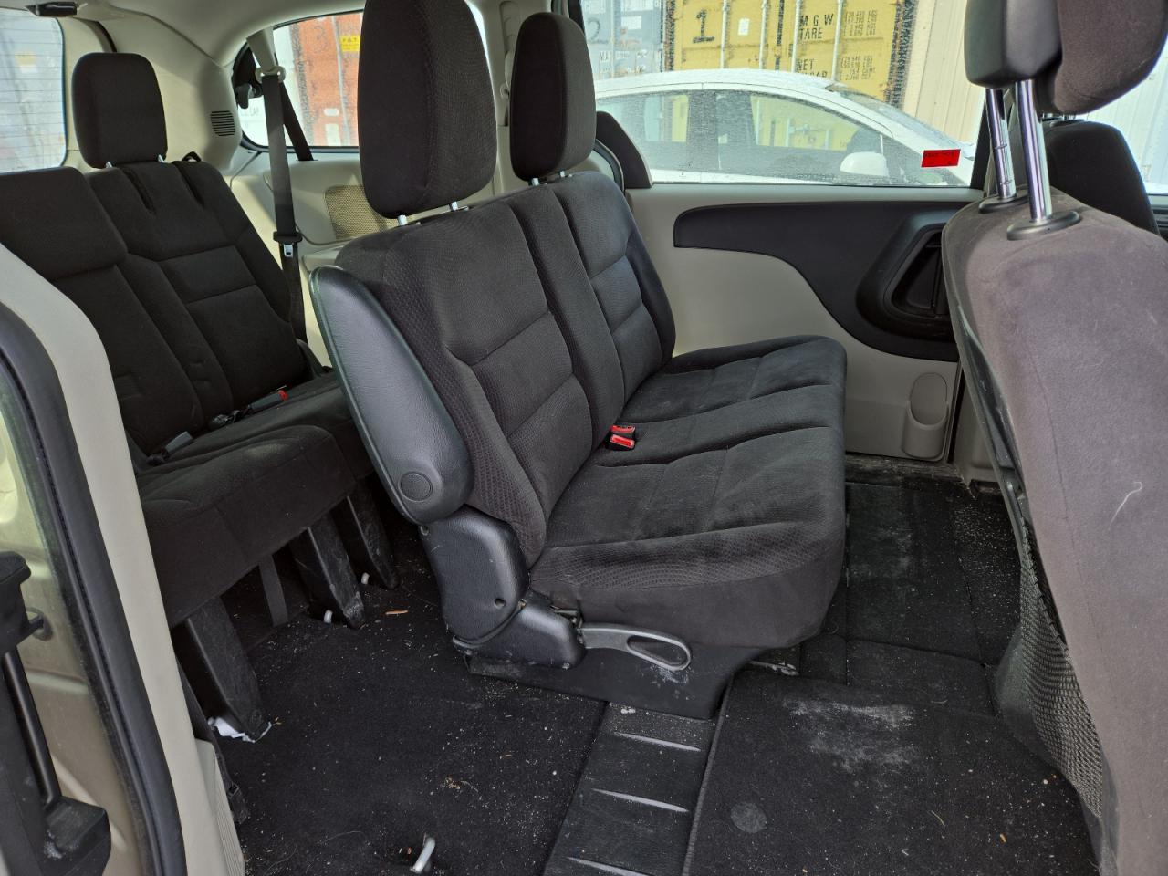 2014 Dodge Caravan - Image 11