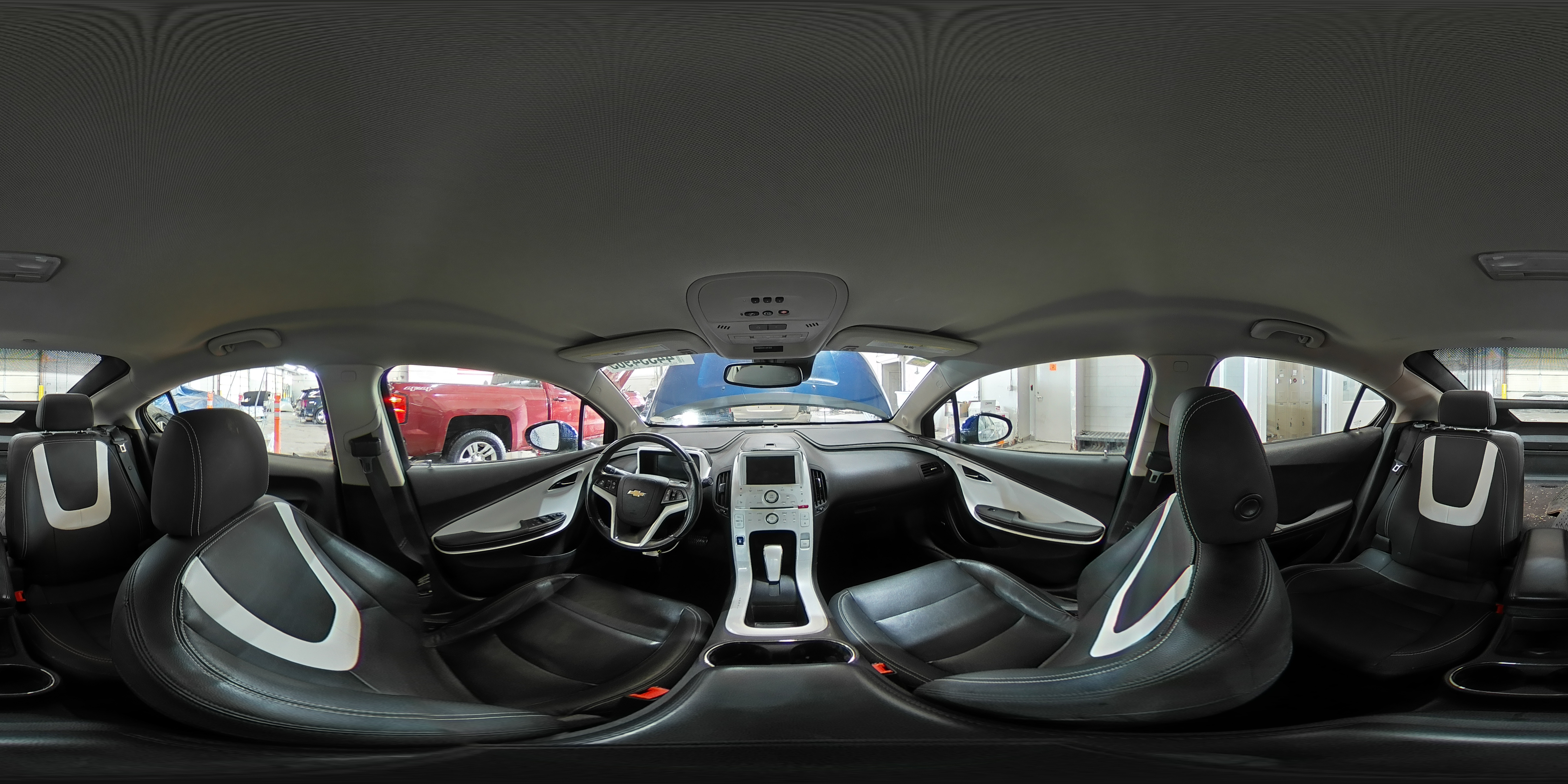 2013 Chevrolet Volt - Image 14