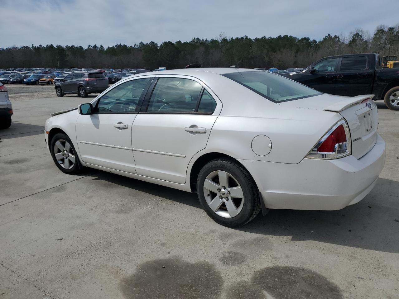 2009 Ford Fusion - Image 2