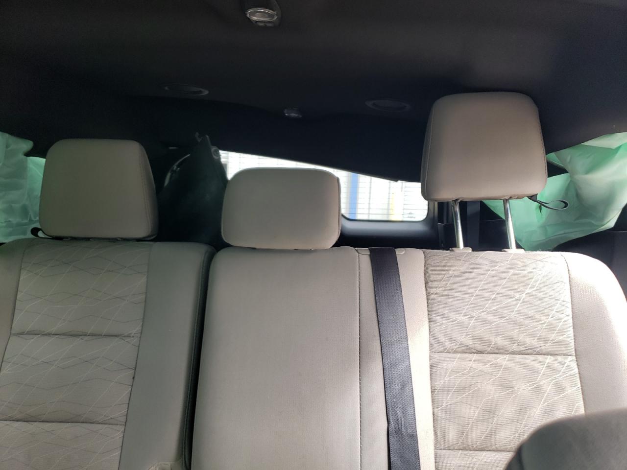 2015 Ford Explorer - Image 10