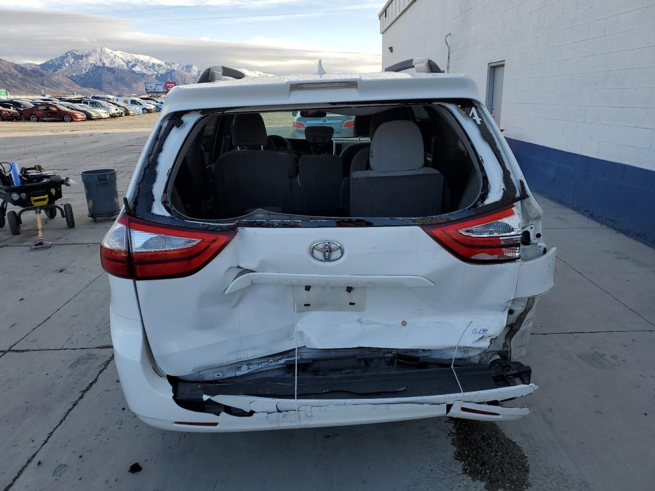 2019 Toyota Sienna - Image 6